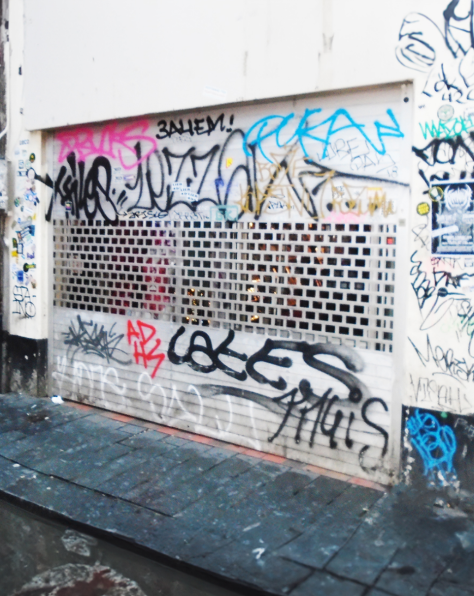 Werk in uitvoering - verwijderen van graffiti - door ProNed | Dé oppervlakteverbeteraars