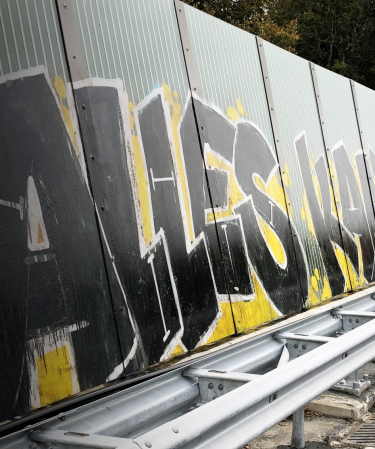 Werk in uitvoering - verwijderen van graffiti - door ProNed | Dé oppervlakteverbeteraars