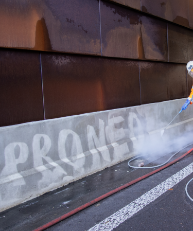 Werk in uitvoering bij viaduct door ProNed | Dé oppervlakteverbeteraars