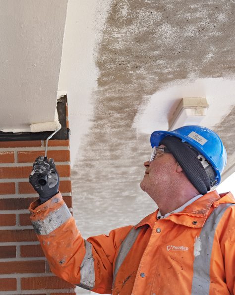 Werk in uitvoering - schilderen galerij appartementencomplex Vlaardingen- door ProNed | Dé oppervlakteverbeteraars