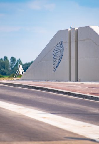 P1312239